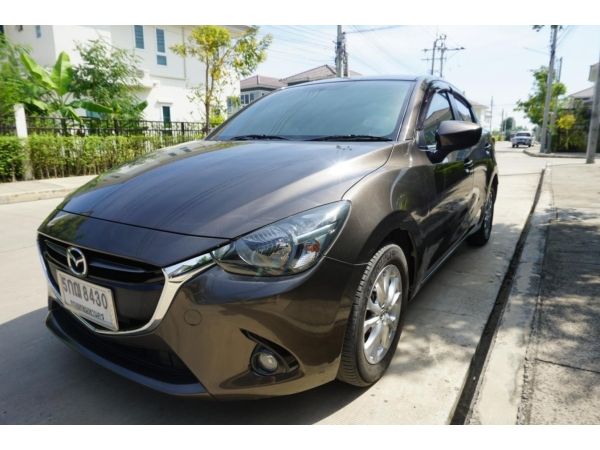 ขายรถบ้าน Mazda 2 /2016 skyactive 1.3 High Connect